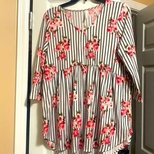 Honeyme Flower Tunic V-neck Shirt M